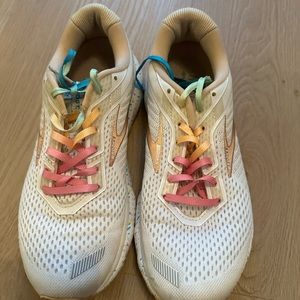 Brooks sneakers